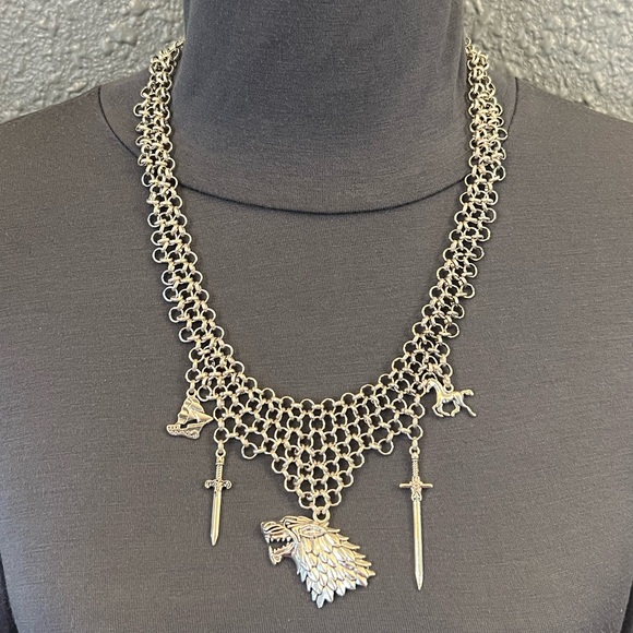 Arya Stark Handmade Chainmail Character Necklace Game of Thrones Direwolf - Picture 10 of 16